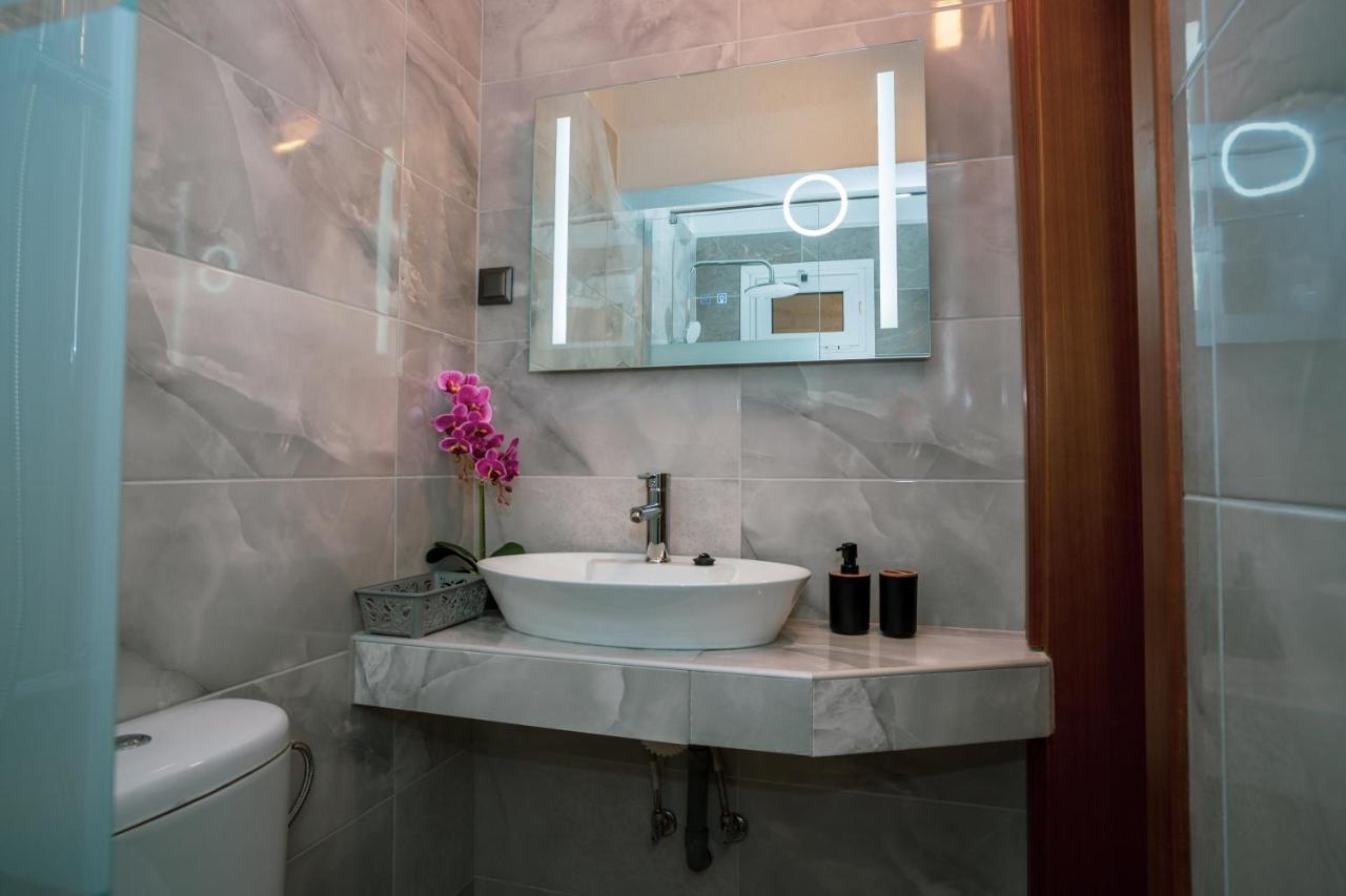 Seashell Luxury Apartment Nikíti Kültér fotó